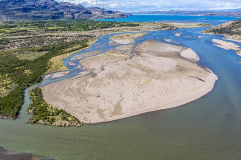 Sandbank in the river Rio Ibanez short before flowing into lake Lago General Carrera, new
