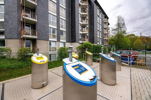 Underground waste disposal system, waste columns for different types of waste, in underground