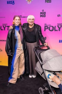 Alli Neumann (musician) and Claudia Roth (Bündnis 90/Die Grünen, Senator for Culture) with prams on