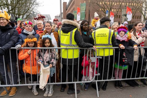Rose Monday parade in Düsseldorf, Private security services, Security deployed at street carnival,