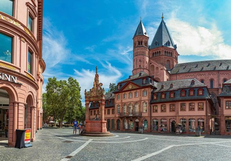 St Martin's Cathedral and Renaissance market fountain in Mainz, Rhineland-Palatinate, Germany,