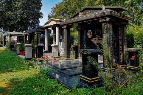 Opulent graves of Sinti and Roma families, so-called Königs-Gräber, Beuel Cemetery, Bonn, North