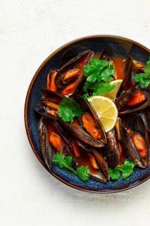 Mussels in tomato sauce, homemade, no people