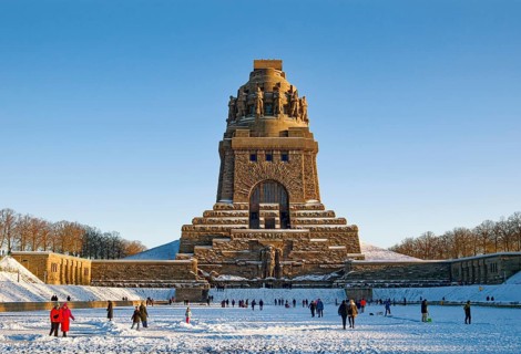 Monument to the Battle of the Nations on a winter's day with snow, Leipzig, Saxony, Germany, Europe