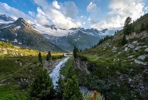 Mountain landscape with mountain stream Zemmbach, behind mountain peak Steinmandl and Großer