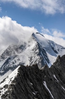 Rocky mountain ridge and glaciated mountain peak Großer Möseler, glacier Furtschaglkees, Berliner