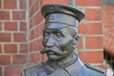 Captain of Köpenick Monument, Town Hall, Köpenick, Treptow-Köpenick, Berlin, Germany, Europe