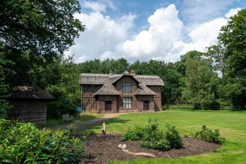 Rustic half-timbered house, country house, Queen Charlotte's Cottage, Royal Botanic Gardens (Kew