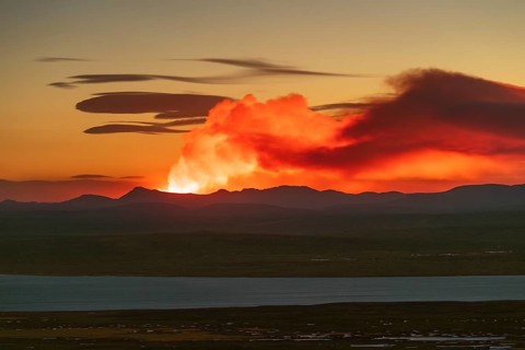 Firelight of the Holuhraun fissure eruption north of the volcano Bárðarbunga, Suður-Þingeyjarsýsla,