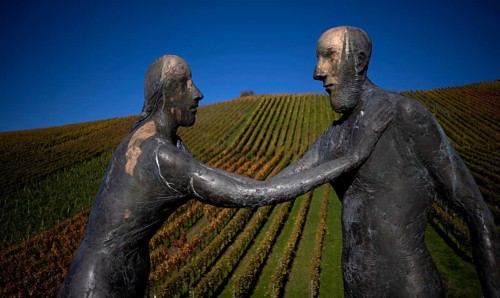Sculpture Encounter by Karl Ulrich Nuss, sculpture path, vineyard, vines, vine cultivation, autumn