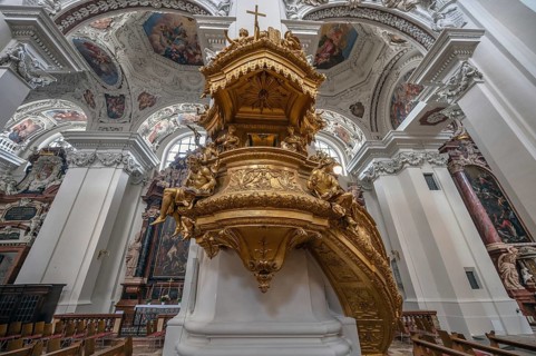 Gilded pulpit, a baroque work from 1726, Passau Cathedral, Passau, Lower Bavaria, Bavaria, Germany,