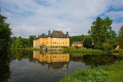 Moated castle, Schloss Dyck, Jüchen, Lower Rhine, North Rhine-Westphalia, Germany, Europe