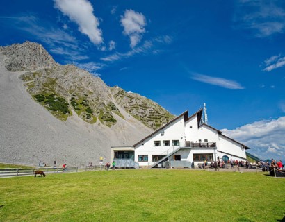 Restaurant and service building at the Seegrube, Innsbrucker Nordkettenbahnen, mountains of the