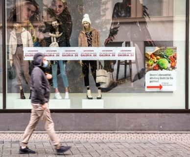 First day of the Christmas lockdown in the Corona crisis, the Galeria department stores' offers