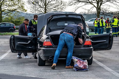 Joint inspection by customs and police, on the A3 motorway towards Cologne, at the Stindertal