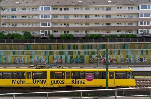 Motorway A40, Ruhrschnellweg, in the through road in Essen, noise barrier, tram, underground