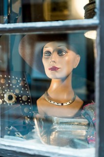 Mannequin, mannequin head, mannequin, shop window, fashion, headdress, jewellery, look, clothes,