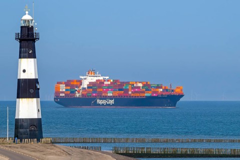 Container ship, containership Hudson Express of the Hapag-Lloyd AG shipping company sailing on the