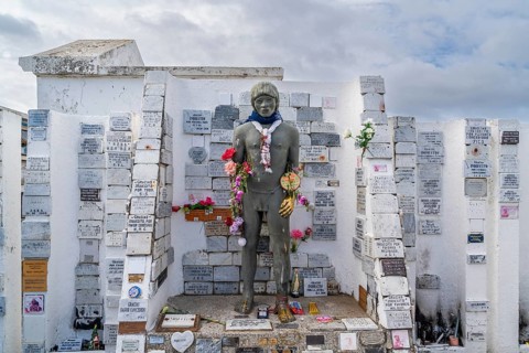 Tomb for the unknown indigenous native, historical cemetery Cementerio Sara Braun, city of Punta