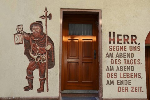 Night watchman painting and house entrance in Schlinkengasse, Bensheim, Hessische Bergstrasse,