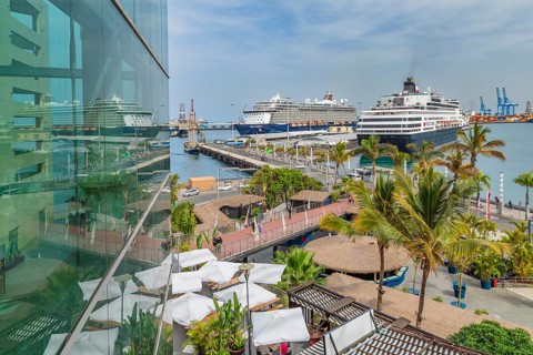 Cruise ships at the Centro Comercial El Muelle, Las Palmas, Gran Canaria, Canary Islands, Spain,