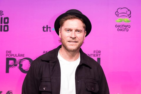 Johannes Oerding on the red carpet in front of the Polyton 2024 award ceremony in Berlin's Atelier
