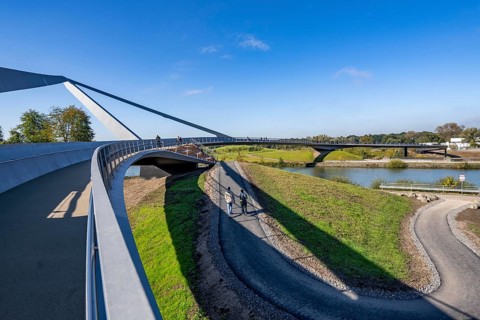 New bridge over the Rhine-Herne Canal and the Emscher, leap over the Emscher, bicycle and