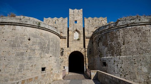 Emery d 'Amboise Tor, city wall of Rhodes, entrance of a medieval fortress with massive stone walls
