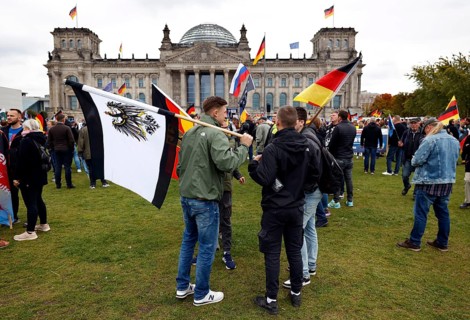 AfD supporters demonstrate against government policy in the energy crisis with an imperial war