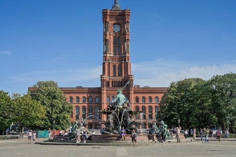 Rotes Rathaus, Neptunbrunnen, Rathausstraße, Mitte, Berlin, Germany, Europe