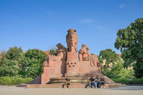 Stierbrunnen, Arnswalder Platz, Prenzlauer Berg, Pankow, Berlin, Germany, Europe