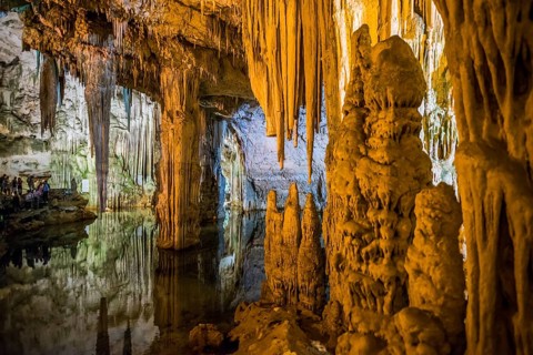Huge stalactites and underground lake, stalactite cave, Grotta di Nettuno, Neptune Grotto, Capo