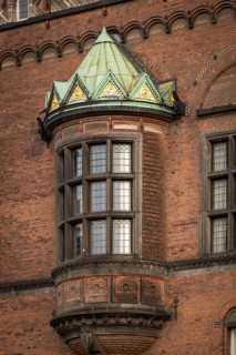 Brick façade, bay window, town hall in the National Romantic style by Martin Nyrop, Town Hall