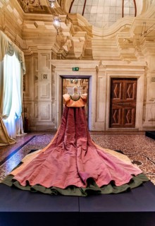 Wedding dress made of silk taffeta in various colours, 1992, exhibition of magnificent evening