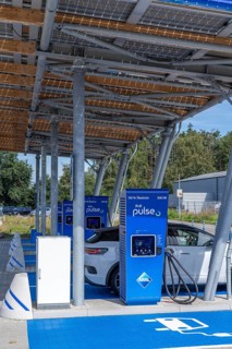 ARAL pulse e-charging station on the A3 motorway, Rees junction, in Isselburg, 4 fast-charging