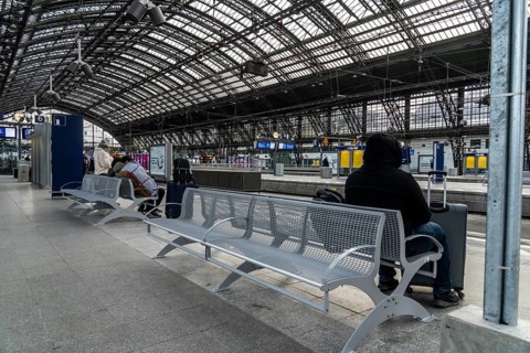 3-day strike by the railway union GDL, only very few local and long-distance trains run, empty