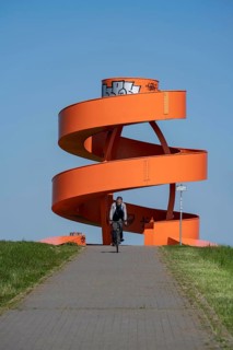 Halde Franz, Haldenzeichen, cycling in the Ruhr area, Halde Franz, Haldenzeichen, orange, snail