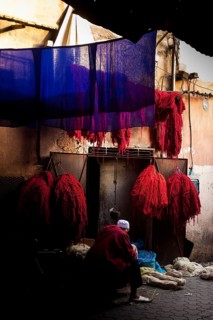 Wool for drying in the dyer's souk, dyer, colours, red, blue, complementary, contrast, colour