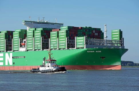 Europe Germany Hanseatic City of Hamburg Harbour, Elbe, shipping company of Evergreen Line, megamax