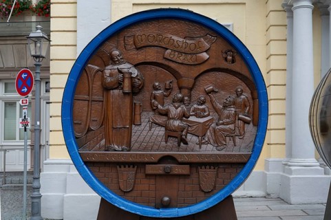 Beer keg of the Mönchshof Bräu brewery in front of the town hall during the Kulmbach Beer Week,