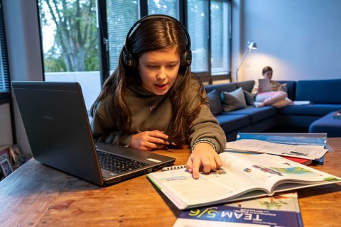 Homeschooling, 2 girls, sisters, 11 years old, learning at home, home learning, lessons at home,