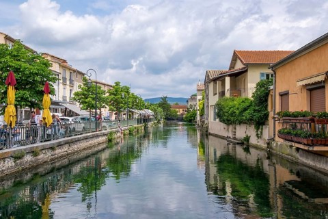 L'Isle-sur-la-Sorgue with river Sorgue, L'Isle-sur-la-Sorgue, Département Vaucluse,