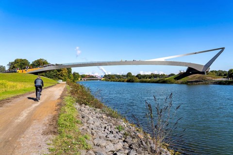 New bridge over the Rhine-Herne Canal and the Emscher, leap over the Emscher, bicycle and