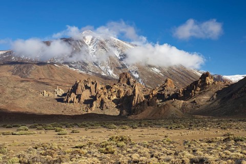 Pico del Teide, 3715m and Roques de Garcia, Teide National Park, Tenerife, Canary Islands, Spain,