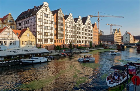 The harbour district on the Motlawa, Motlawa, in the city centre of Gdansk. Gdansk, Pomerania,