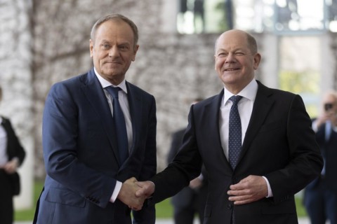 Federal Chancellor Olaf Scholz (SPD) welcomes Donald Tusk, Prime Minister of Poland, at the Federal