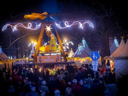 Christmas market on the main street in Dresden Neustadt, Dresden, Saxony, Germany, Europe