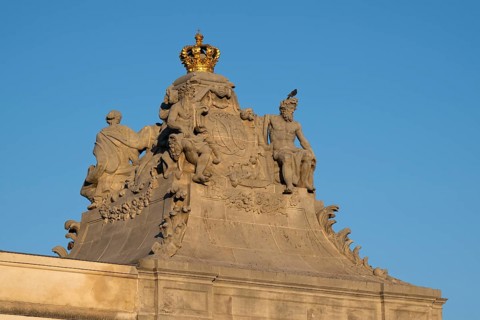 Sculpture group, crown, coat of arms, entrance to Christiansborg Palace, Danish Parliament,
