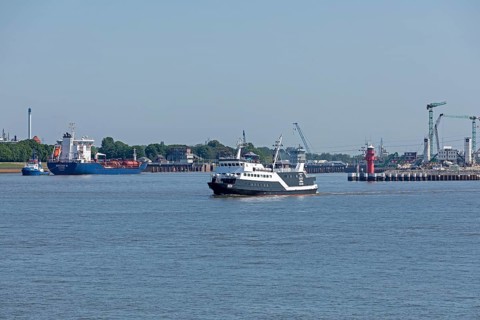 Ships, MS Koi, entrance to the Kiel Canal, Elbe, Brunsbüttel, Schleswig-Holstein, Germany, Europe