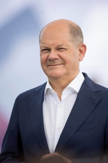 Olaf Scholz (Federal Chancellor, SPD) at the Germany Dialogue on the topic Together for Democracy